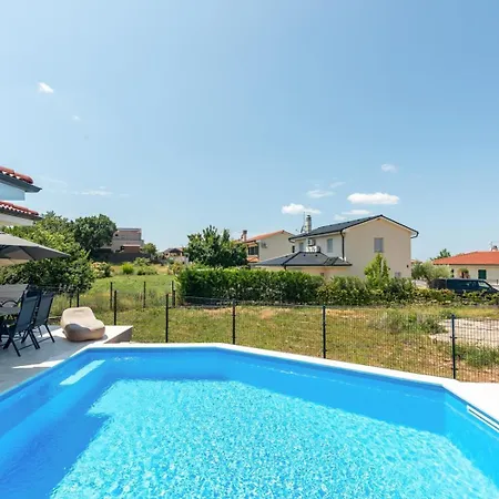 Renci Villa Buje